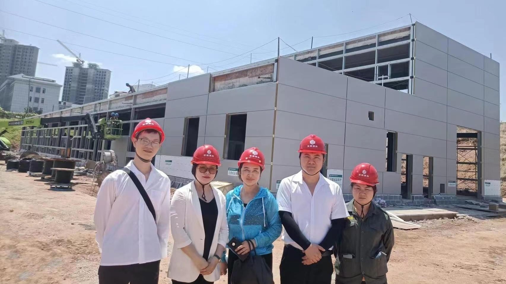 金格建科領導赴工地開展夏日送清涼活動